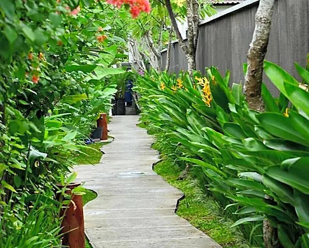The Khayangan Dreams Villa, * Seminyak (Bali)