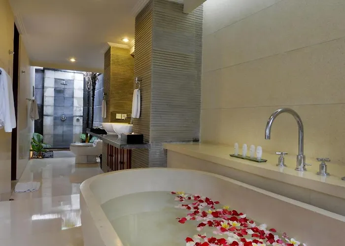 The Khayangan Dreams Villa, * Seminyak (Bali)